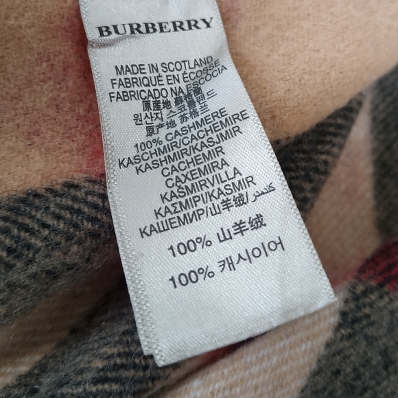 Burberry Heart Print Reversible Cashmere Scarf /Wrap (Rare ) - Picture 4 of 10